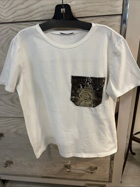 Zara White Short-Sleeve Tee with Snake-Print Pocket